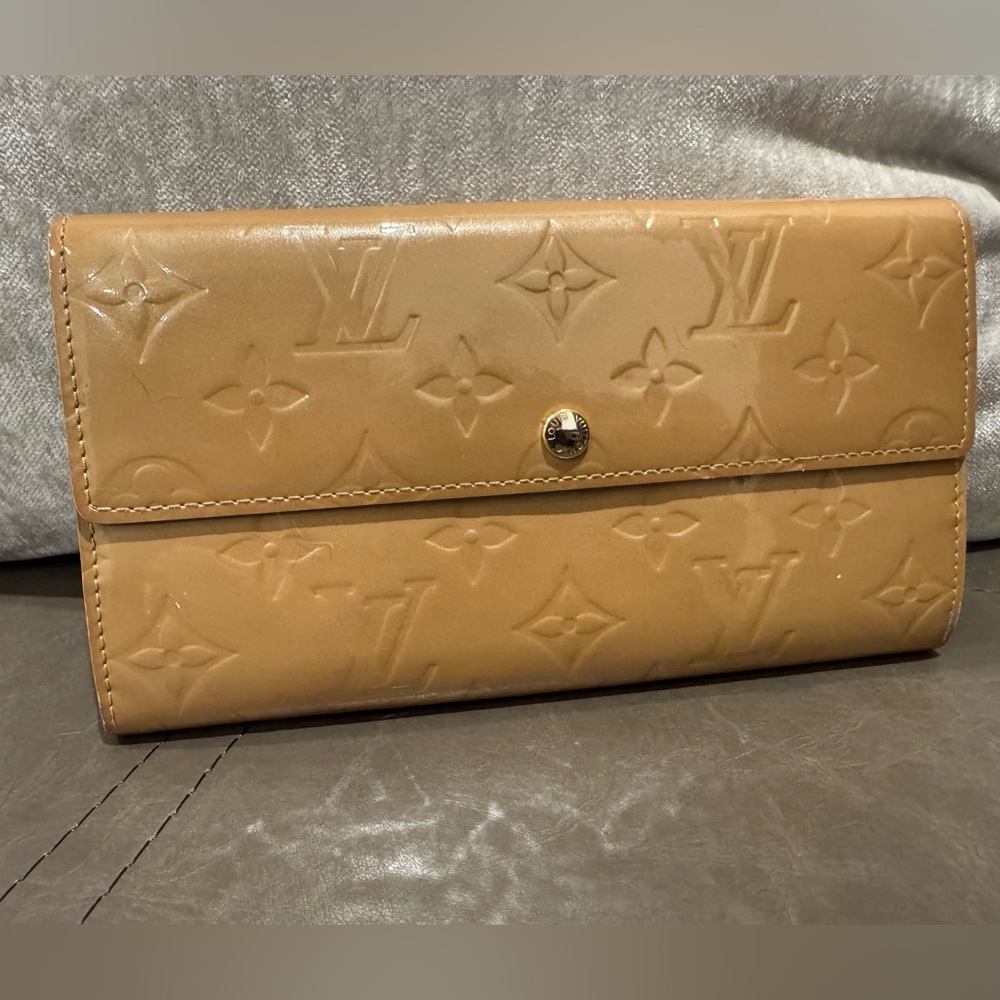 Louis Vuitton Vernis Wallet